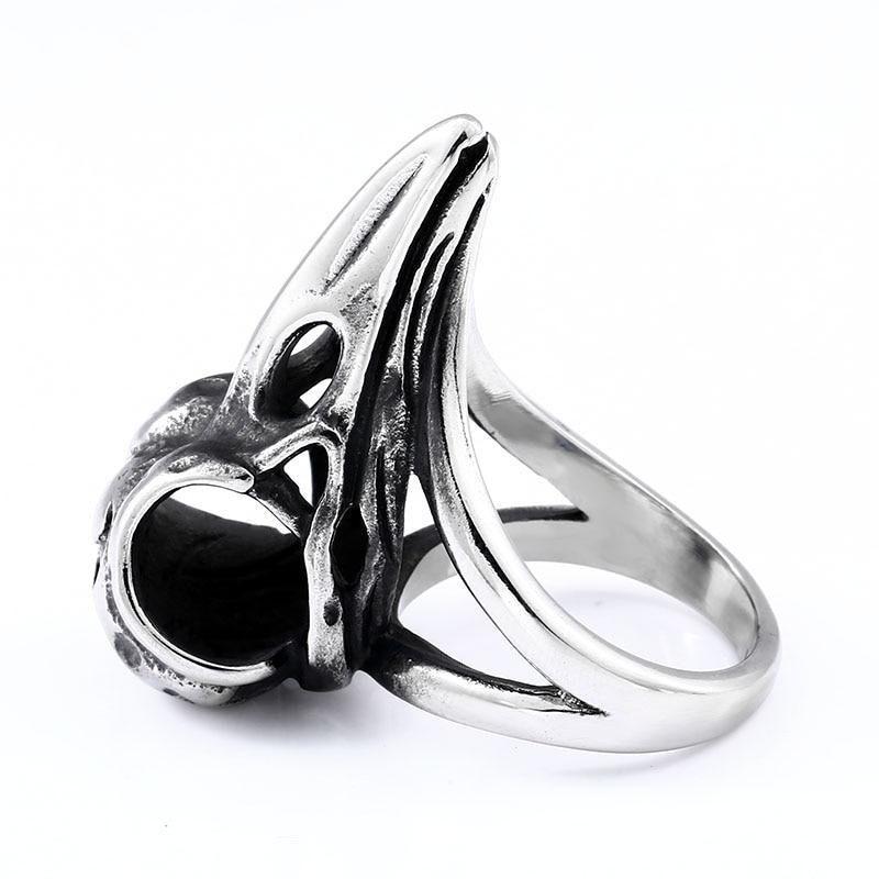 Bague en forme de crâne de corbeau