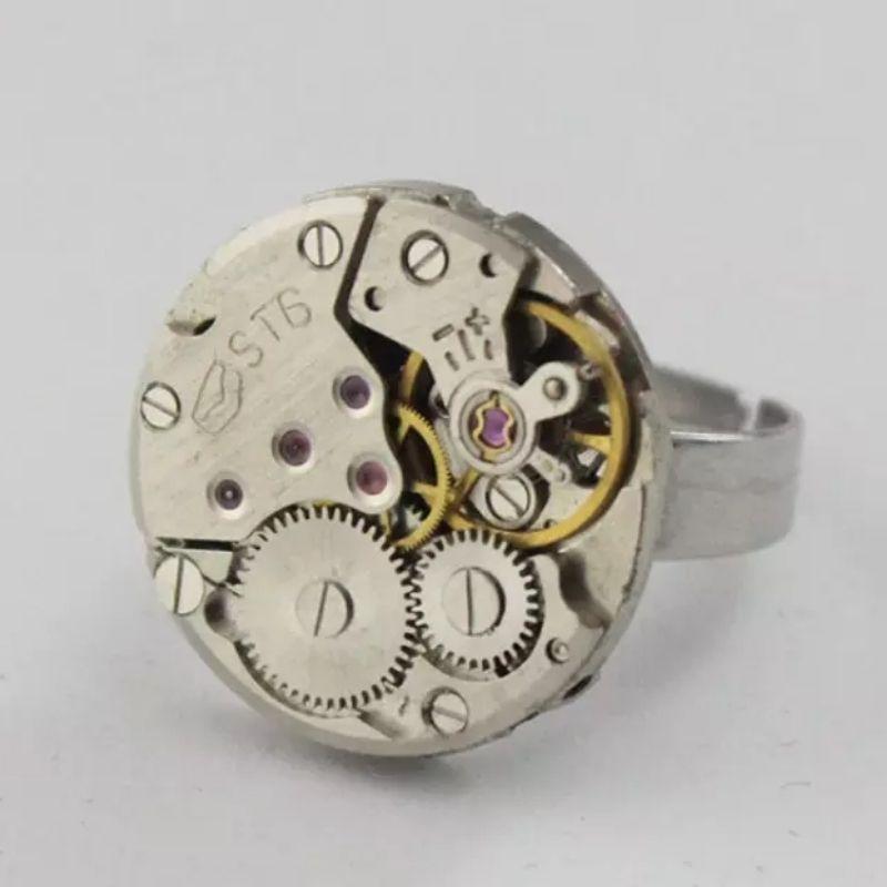 Bague steampunk à inspiration mécanique