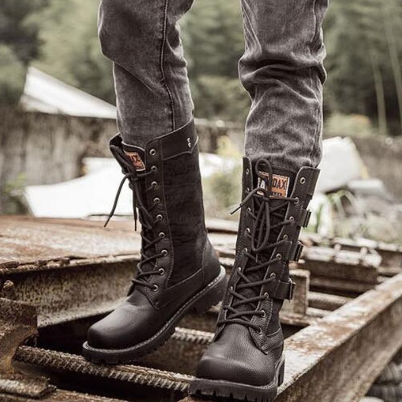 Bottes de moto au style steampunk