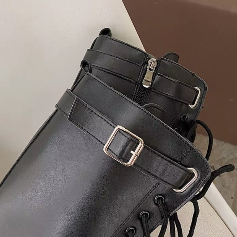 Bottes féminines steampunk conçues en PU