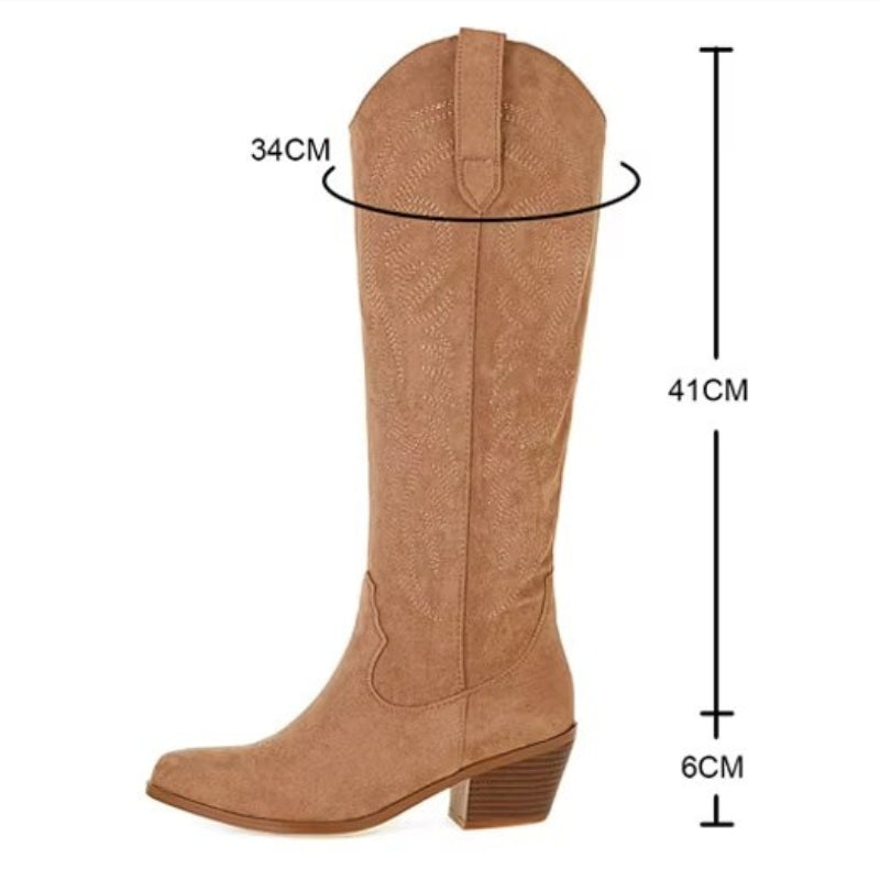 Bottes féminines western conçues en daim