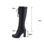Bottes noires d’inspiration rétro