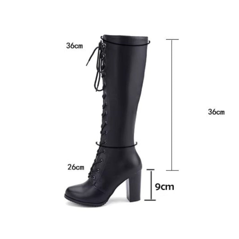 Bottes noires d’inspiration rétro