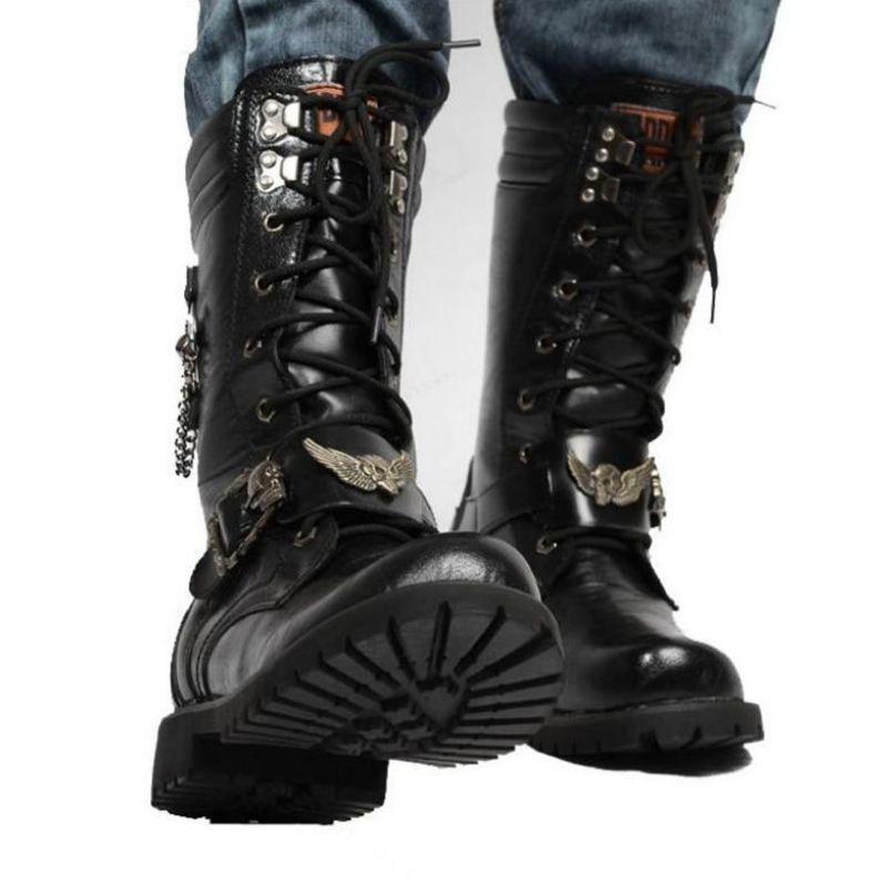 Bottes tête de mort d’inspiration steampunk gothique