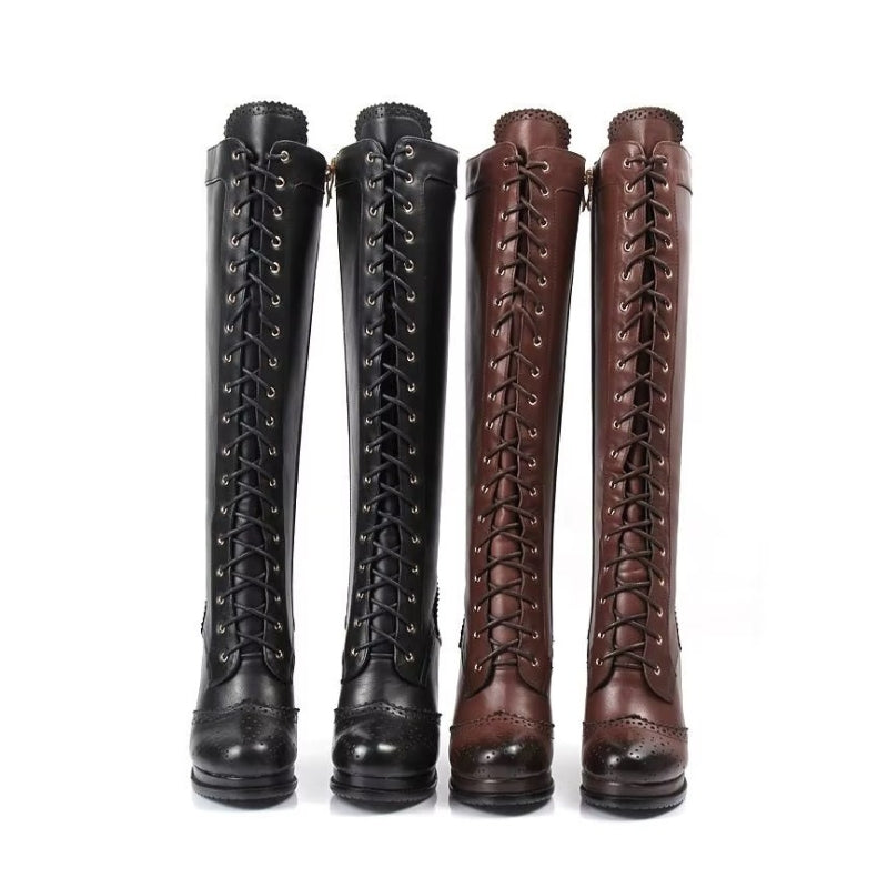 Bottes victoriennes associant cuir et simili