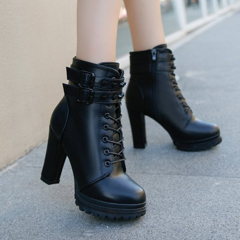 Bottines à haut talon noires