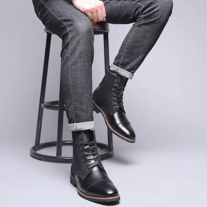 Bottines à laçage de couleur noire