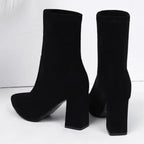 Bottines à talon fabriquées en daim