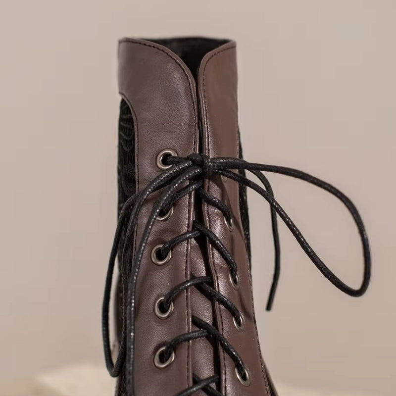 Bottines au design steampunk édouardien