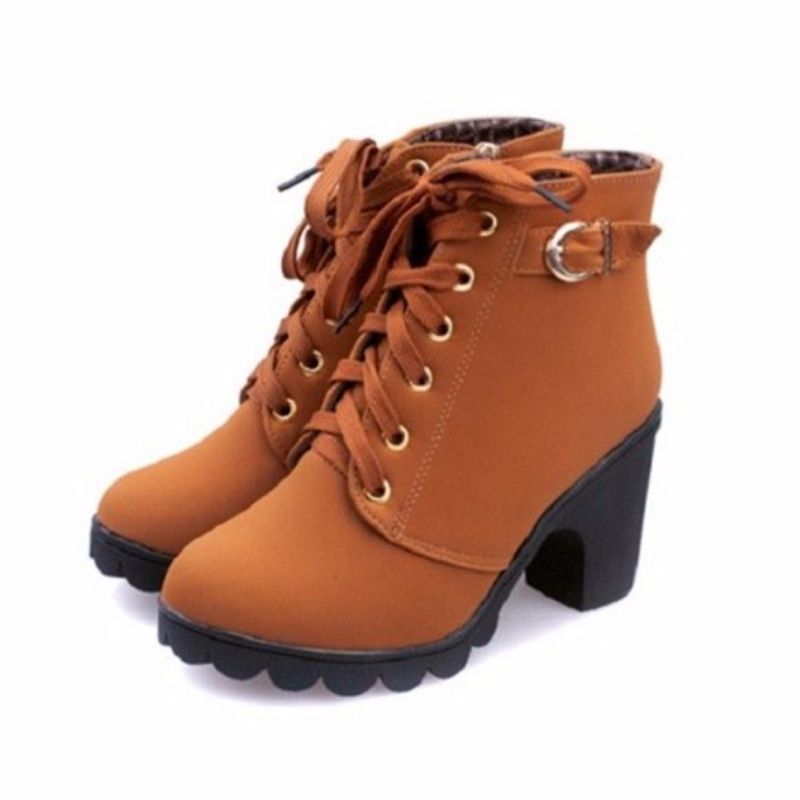 Bottines avec talon carré