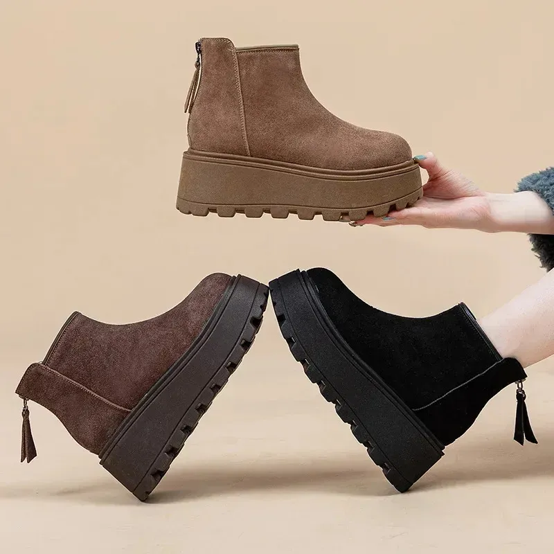 Bottines façon Chelsea conçues en daim