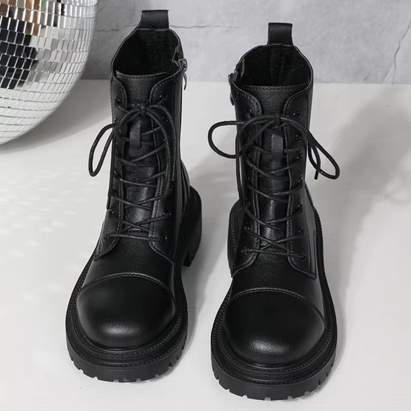 Bottines femme dotées de crampons