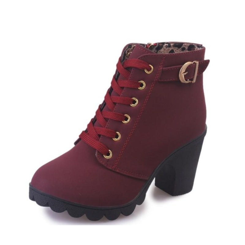 Bottines montées sur talon carré