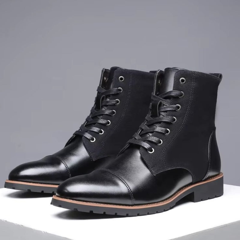 Bottines noires à fermeture lacée