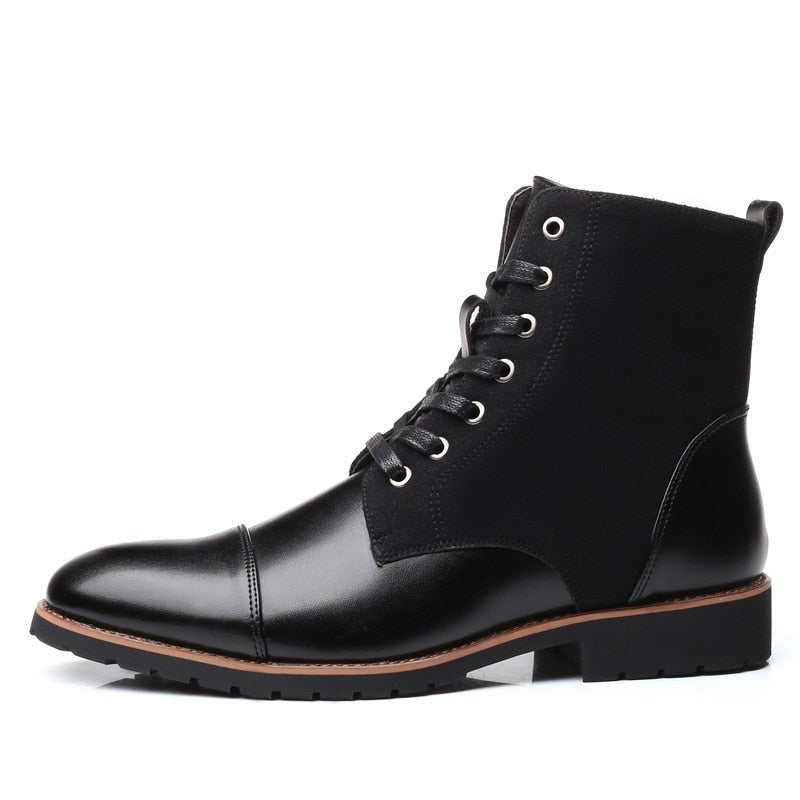 Bottines noires au style lacé