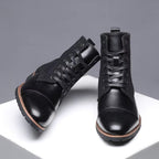 Bottines noires dotées de lacets