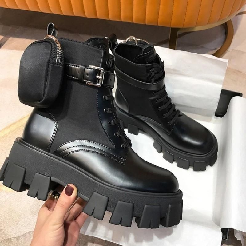 Bottines punk féminines