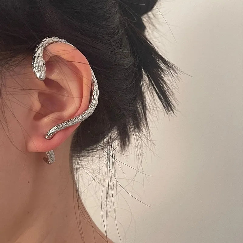 Boucle au design steampunk pour contour d'oreille