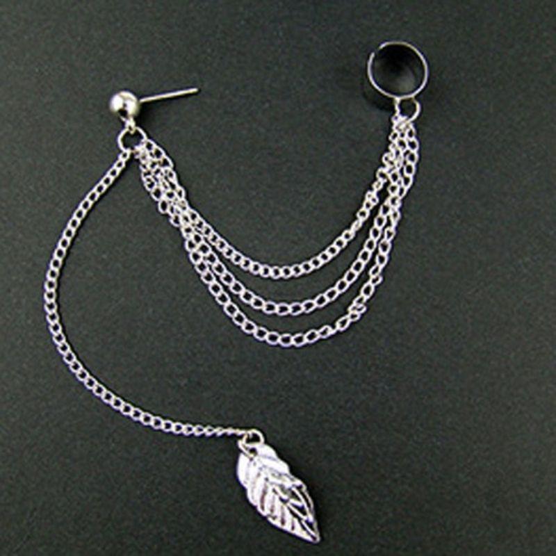 Boucle d'oreille au style steampunk avec chaîne et clip