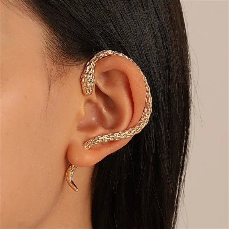 Boucle steampunk épousant le contour de l'oreille