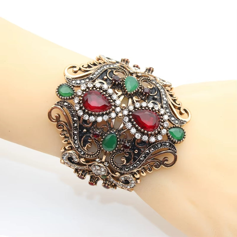 Bracelet avec perle d’esthétique victorienne