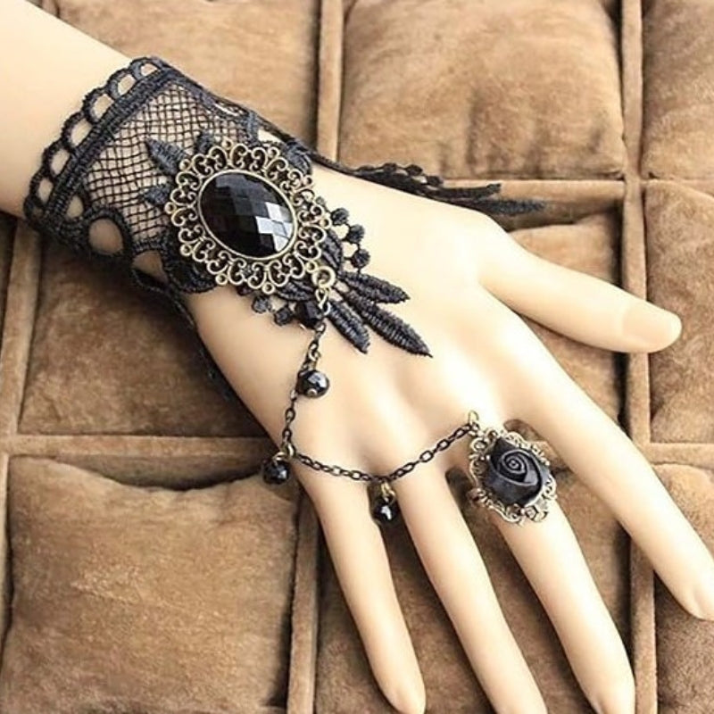 Bracelet en dentelle gothique