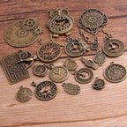 Breloque à l'esthétique steampunk
