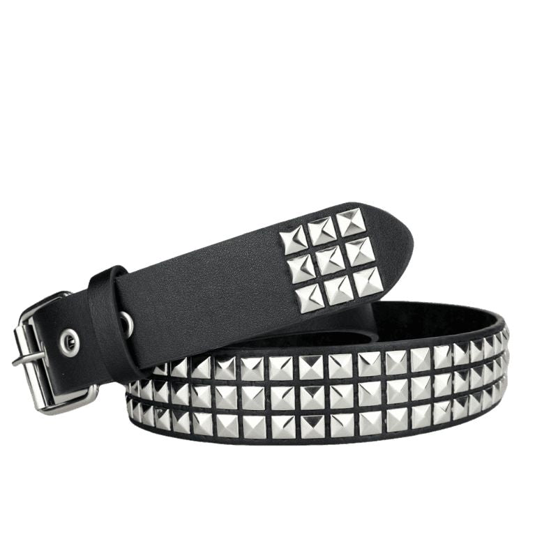 Ceinture cloutée au look punk