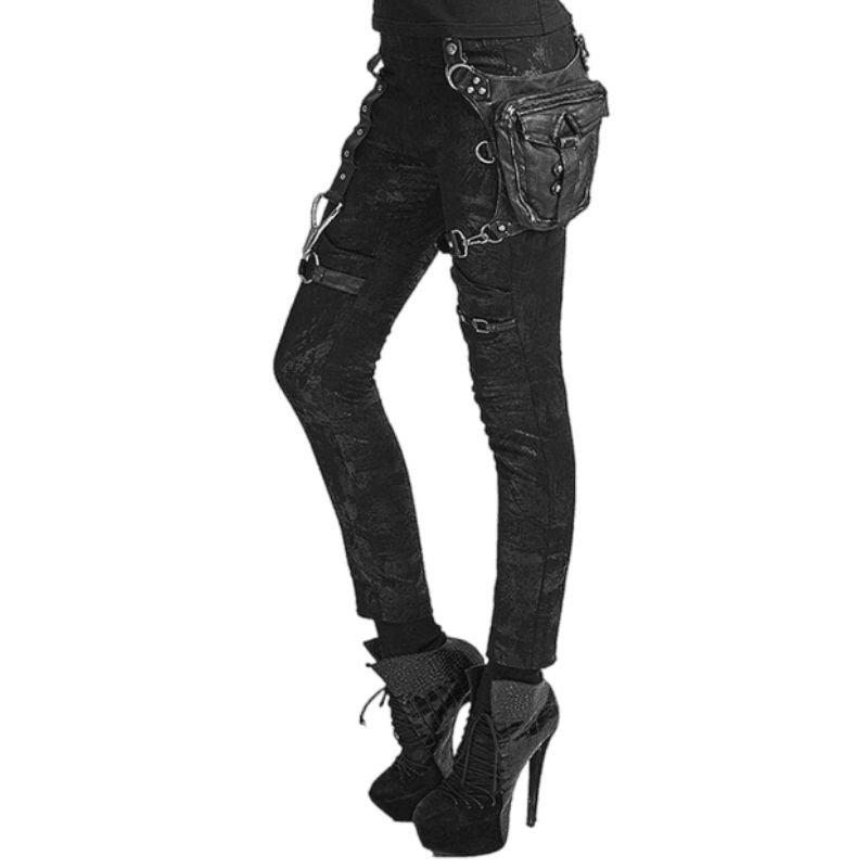Ceinture steampunk portée en bandoulière