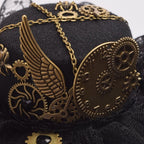 Chapeau victorien miniature agrémenté de dentelle