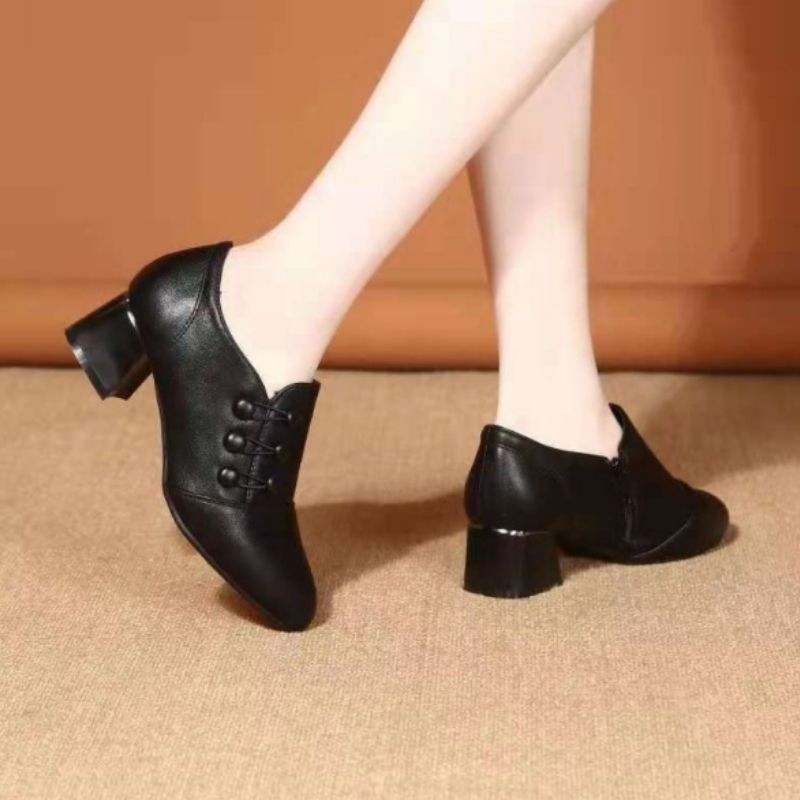 Chaussures féminines de style victorien