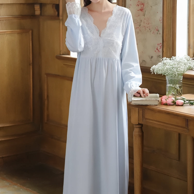 Chemise de nuit au romantisme victorien