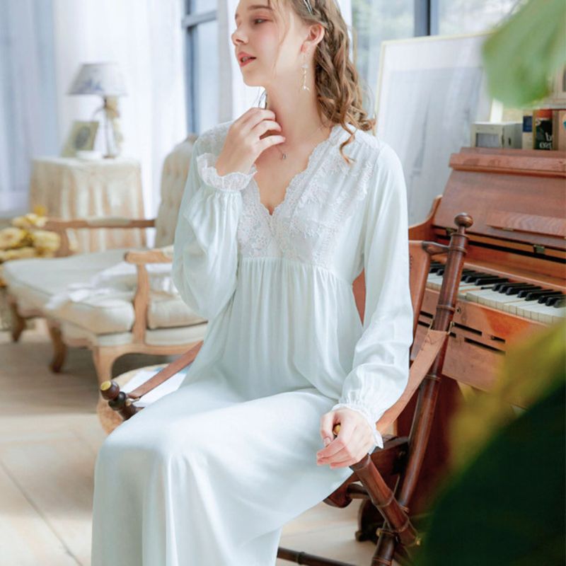 Chemise de nuit blanche au charme vintage