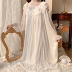 Chemise de nuit blanche d’inspiration rétro