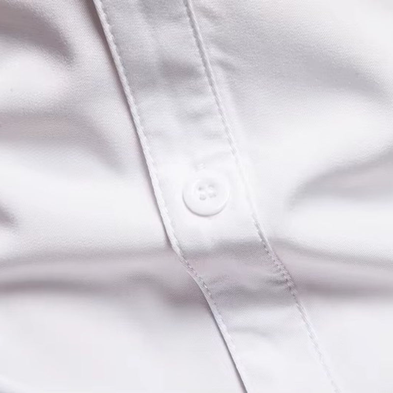 Chemise dotée d’un boutonnage asymétrique