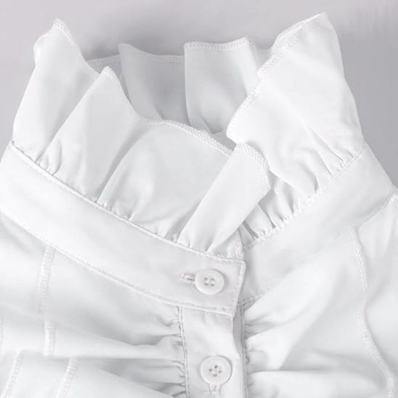 Chemise féminine blanche au style steampunk