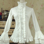 Chemise goth à jabot de couleur blanche