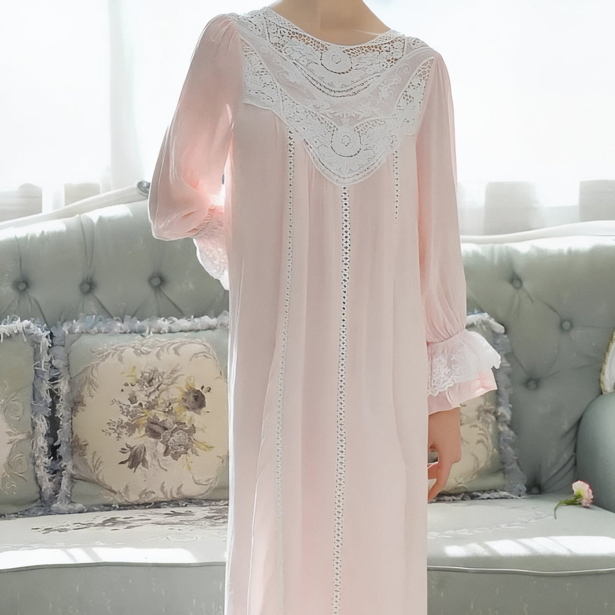 Chemise nocturne d'inspiration victorienne