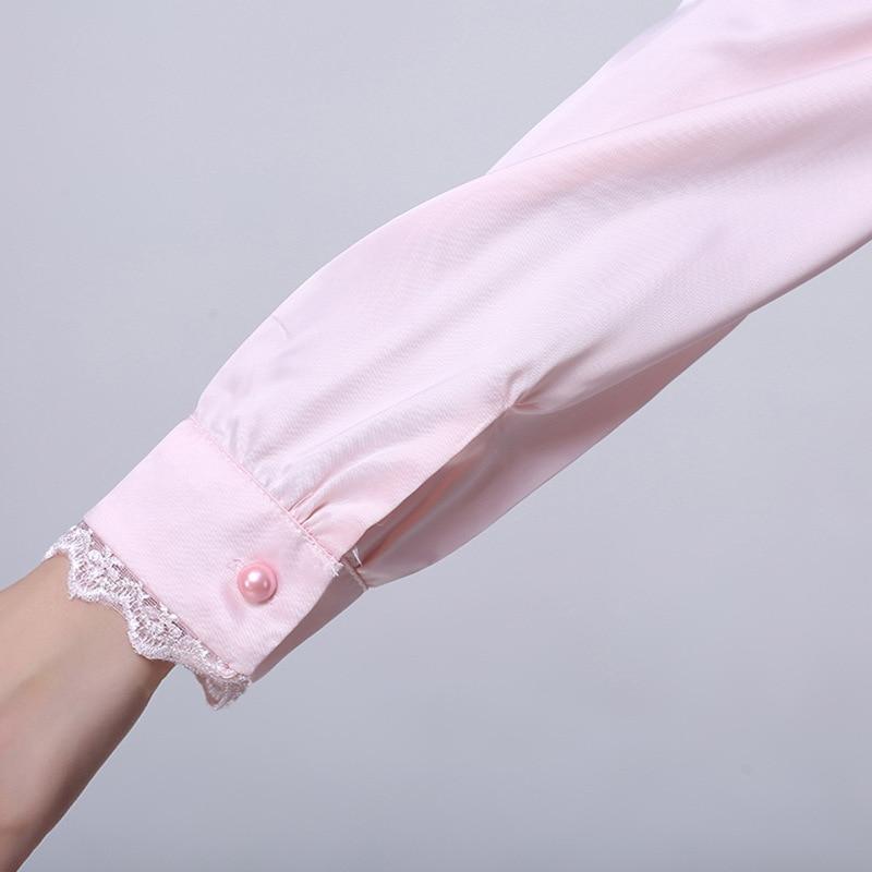 Chemisier femme avec un col à jabot