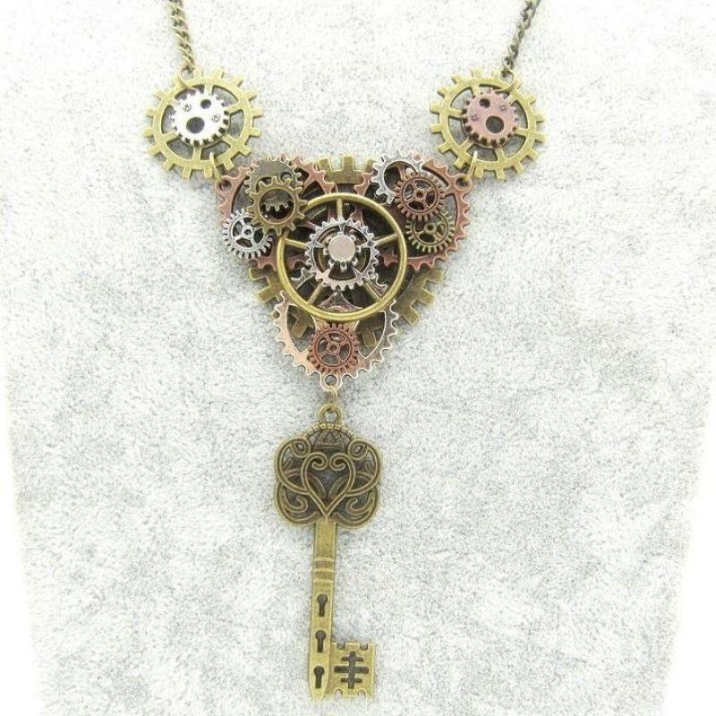 Clé steampunk montée en collier