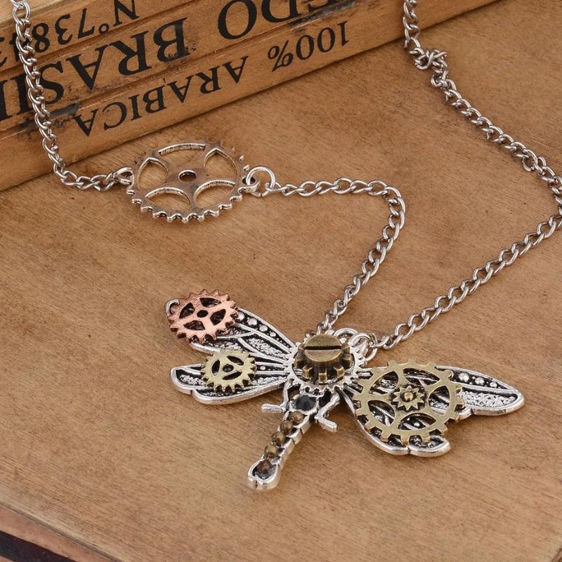Collier à papillon style steampunk