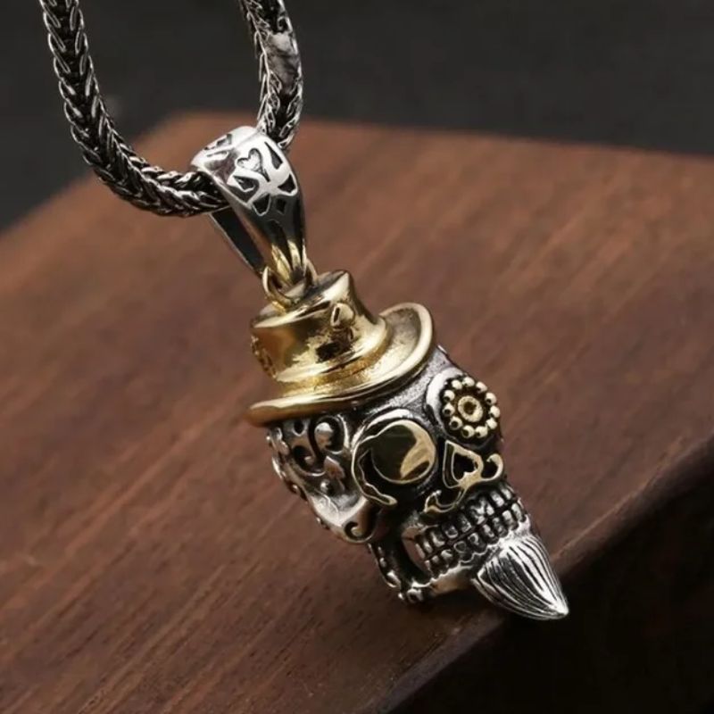 Collier au style steampunk avec tête de mort