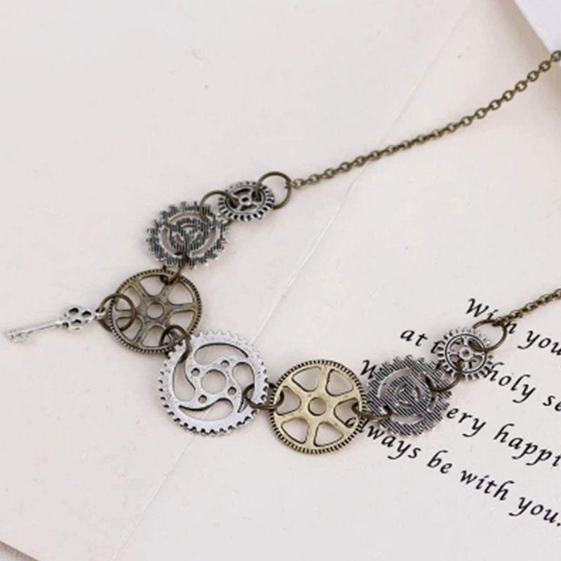 Collier de style steampunk féminin