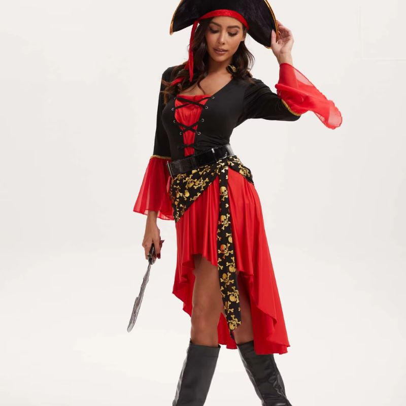 Costume féminin d’inspiration pirate steampunk