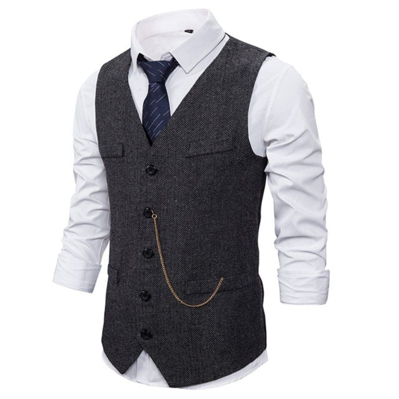 Gilet homme de costume orné d’une chaîne