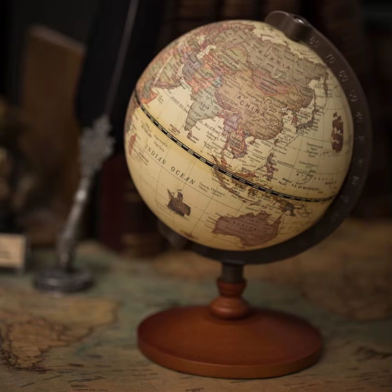 Globe mondial rotatif monté sur pied