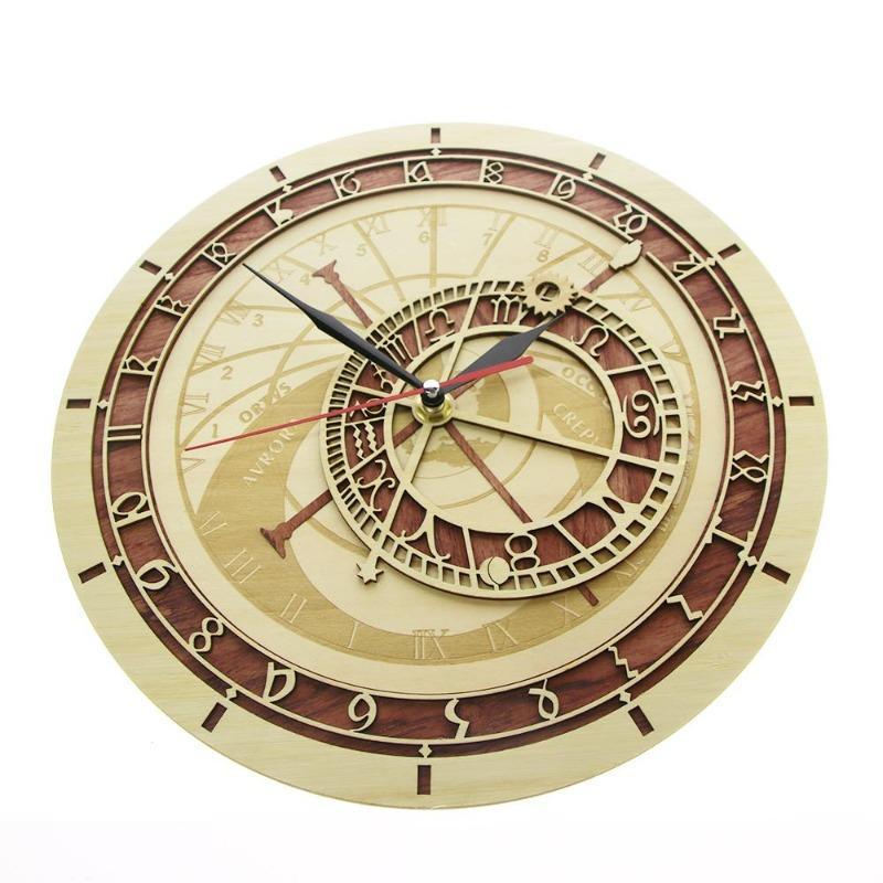 Horloge à thème astronomique et steampunk