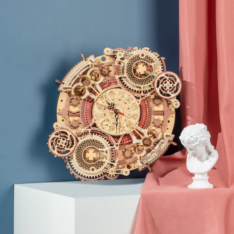 Horloge animée en bois à construire