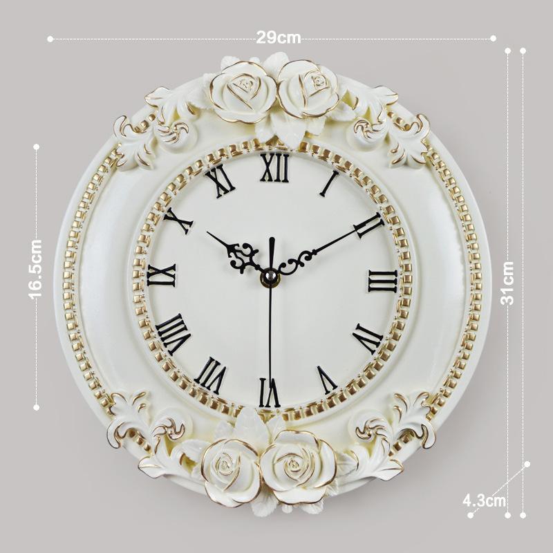 Horloge blanche d'inspiration vintage