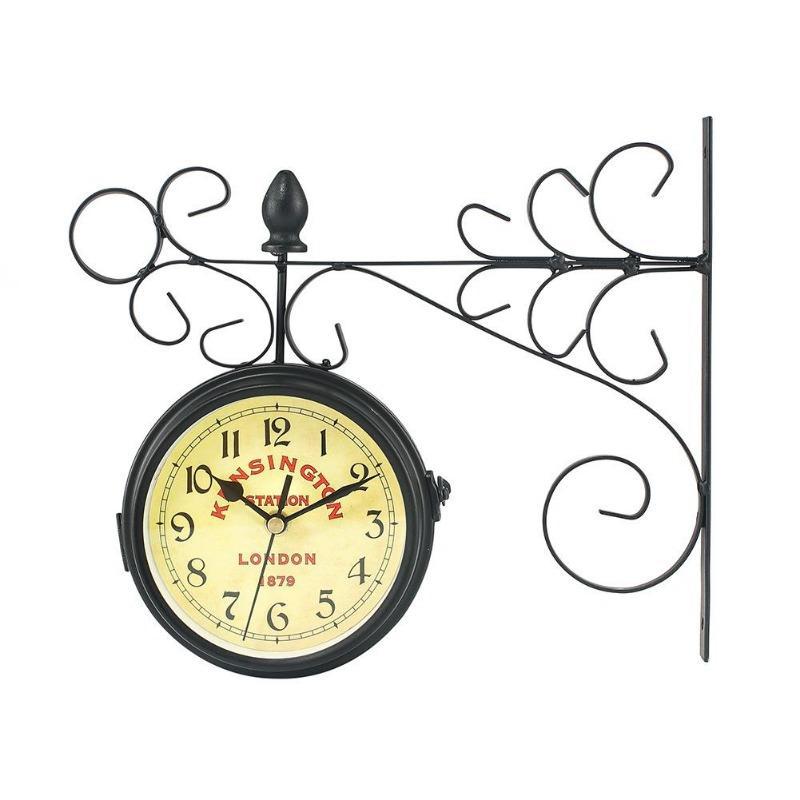Horloge de gare steampunk rétro